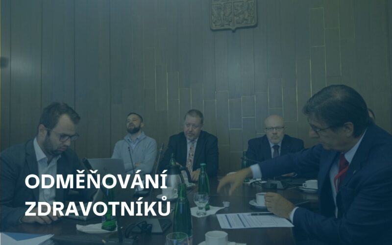 Složitá jednání o odměňování zdravotníků pokračují